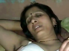indian aunty pounded with secret lover in her home