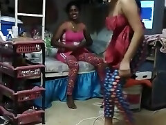 Guzzle hot desi girls super-sexy dance video footage leaked off mobile