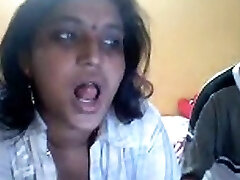 Indian Naked on Camera Fingering her Vag