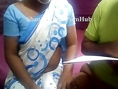 Sri lankan schoolteacher with her student having lovemaking & filthy converses ක්ලාස් ආපු කොල්ලත් එක්ක ටීචර් ගත්තු සැප