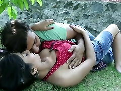 Hot desi shortfilm 264 - Aarti Soni boobs pressed, kissed, navel kiss, smoo