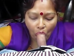 Desi aunty giving blowjob and deepthroat guzzled cum