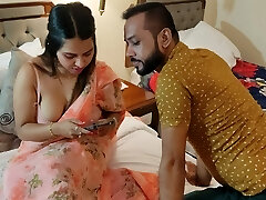 Ek achha honeymoon. Total Flick. Superb poking in a honeymoon. Indian stra Tina and Rahul acted as deshi couple.