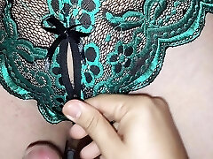 साल जीतने की कोशिश कर रही छात्रा साल जीतने की कोशिश कर रही छात्रा