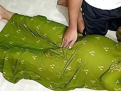 AuNty Ko kiTchen M uSke laDke N cHodne ka stud hAi boLke cHoot maRi AuNty Ko kiTchen M uSke laDke N cHodne ka stud hAi boLke cHoot maRi