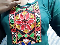 Delhi college woman priya ne boobs dikhaya