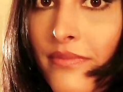 Super Hot Babe From Bollywood India Showing Off Amazing Curves Super Hot Babe From Bollywood India Showing Off Amazing Curves