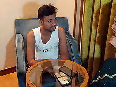 Desi Bhabi ki Pyaas kitna? Total video. A story about the cum of a housewife in India. Total hindfi audible audio Desi Bhabi ki Pyaas kitna? Total video. A story about the cum of a housewife in India. Total hindfi audible audio