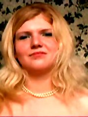 Blonde fat teen masturbating