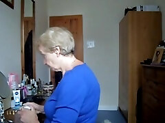 Llevaba una falda azul y parpadea tetas Llevaba una falda azul y parpadea tetas