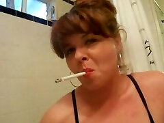 Smoking sexy VS 120's Girl