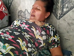 I surprise her while she washes and gets her vulva ate I surprise her while she washes and gets her vulva ate