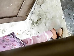 Chhoti Behen Ko Puri Nangi Hokr Nahate Dekha total Desi Village Girl Douche Video