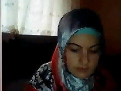 turkish beautiful turbanli mostrando le sue tette
