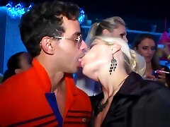 ducha puta follada en la fiesta ducha puta follada en la fiesta