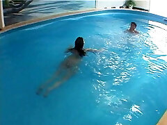 Nach dem Pool dierekt die heisse Teenie Schlampe gefickt Nach dem Pool dierekt die heisse Teenie Schlampe gefickt