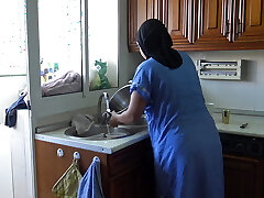 Preggo Egyptian Wife Gets Creampied While Doing The Dishes