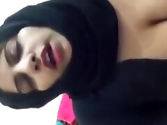 Arab Hijab Plumper 3