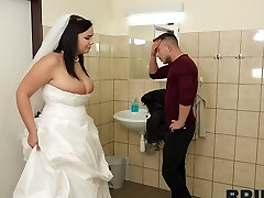 Hardcore fucking in the bathroom with round bride Sofia Lee