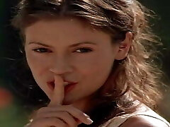 alyssa milano-schwimmbad