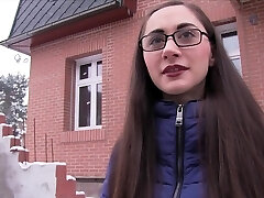 Strangers gives Aruna cash so they can have some joy together