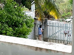 Wife answer delivery man without trousers