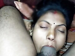 Cum in mouth. Bhabhi Munching Cum