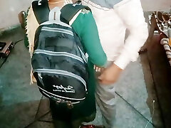 la chica del pueblo estaba teniendo una aventura con el maestro la chica del pueblo estaba teniendo una aventura con el maestro