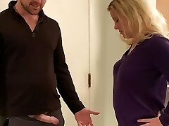 Stepmom welcomes home and pleases sonnie