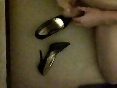 Masturbating and cumming on high high-heeled shoes 6 Masturbating and cumming on high high-heeled shoes 6