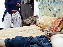 desi colegiala 18 + viendo a su padrastro masturbándose que follada por él desi colegiala 18 + viendo a su padrastro masturbándose que follada por él