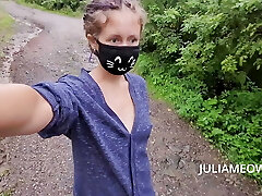 destello tetas en un camino rural destello tetas en un camino rural