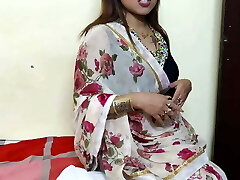 A saree damsel went bathroom to pee and complete her masturbation