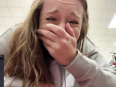 disfrutando de una buena sesión de masturbación en el coche por target y starbies disfrutando de una buena sesión de masturbación en el coche por target y starbies