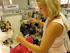 hago estallar mi polla dentro y fuera de su garganta hasta que ella recibe un facial hago estallar mi polla dentro y fuera de su garganta hasta que ella recibe un facial