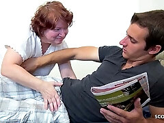 estúpida abuela alemana seduce a un joven virgen para follar estúpida abuela alemana seduce a un joven virgen para follar