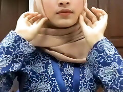 Hot Jaw-dropping Malay Hijab