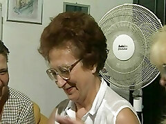 Rentner Treff endet in Lesben Party Rentner Treff endet in Lesben Party