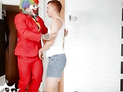 William Jelly Flashes Up At Brent North's Bachelor As A Clown But It Turns Out That He IS The Best Stripper -Lad Pop
