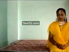 Desi Mulla wife