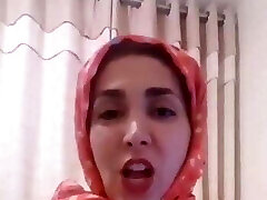 Lush Arab Mom in Hijab 3
