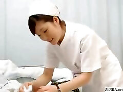 Japanische Krankenschwester gibt fürsorgliche handjob zu glücklichen Patienten