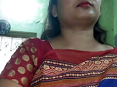 Indian Bhabhi has sex with stepbrother showing bumpers