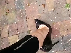 High-heeled Slippers and Feet Tease