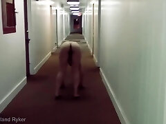 A lustful couple decided to publicly fuck in the corridor of the hotel.