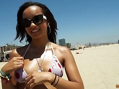 Quickly picked up bikini cutie Sasha Jones gets pummeled from behind