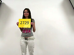 Cute busty Tschechischen brunette Lucie casting zu einem porno-star