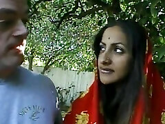 Indian slut in sari sucks meaty boner while getting her wet starved fuckbox banged