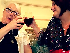Senior married lesbos fingering - Morgana Muses & Cassandra Sie