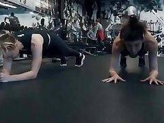 Kaley Cuoco working out at the gym with other honies Kaley Cuoco working out at the gym with other honies